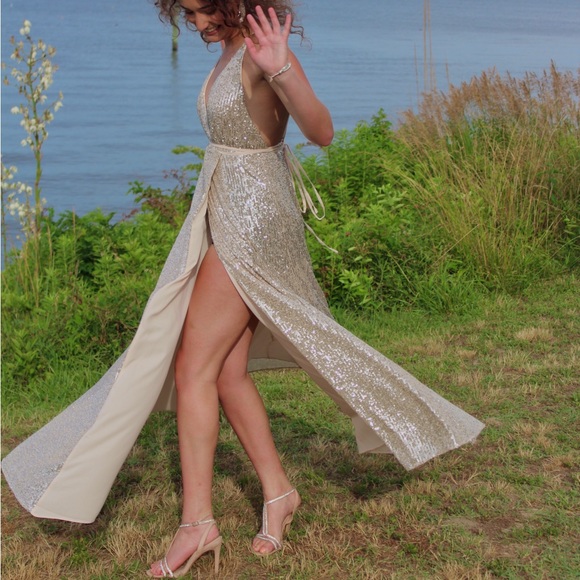 OFFERS WELCOME Gold sequin low back wrap dress Fame and Partners Kirrily Dress. - Picture 4 of 6